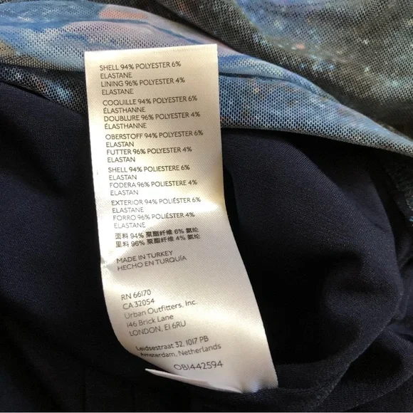 Ruched galaxy print mini skirt by Urban Outfitters - Picture 8 of 9